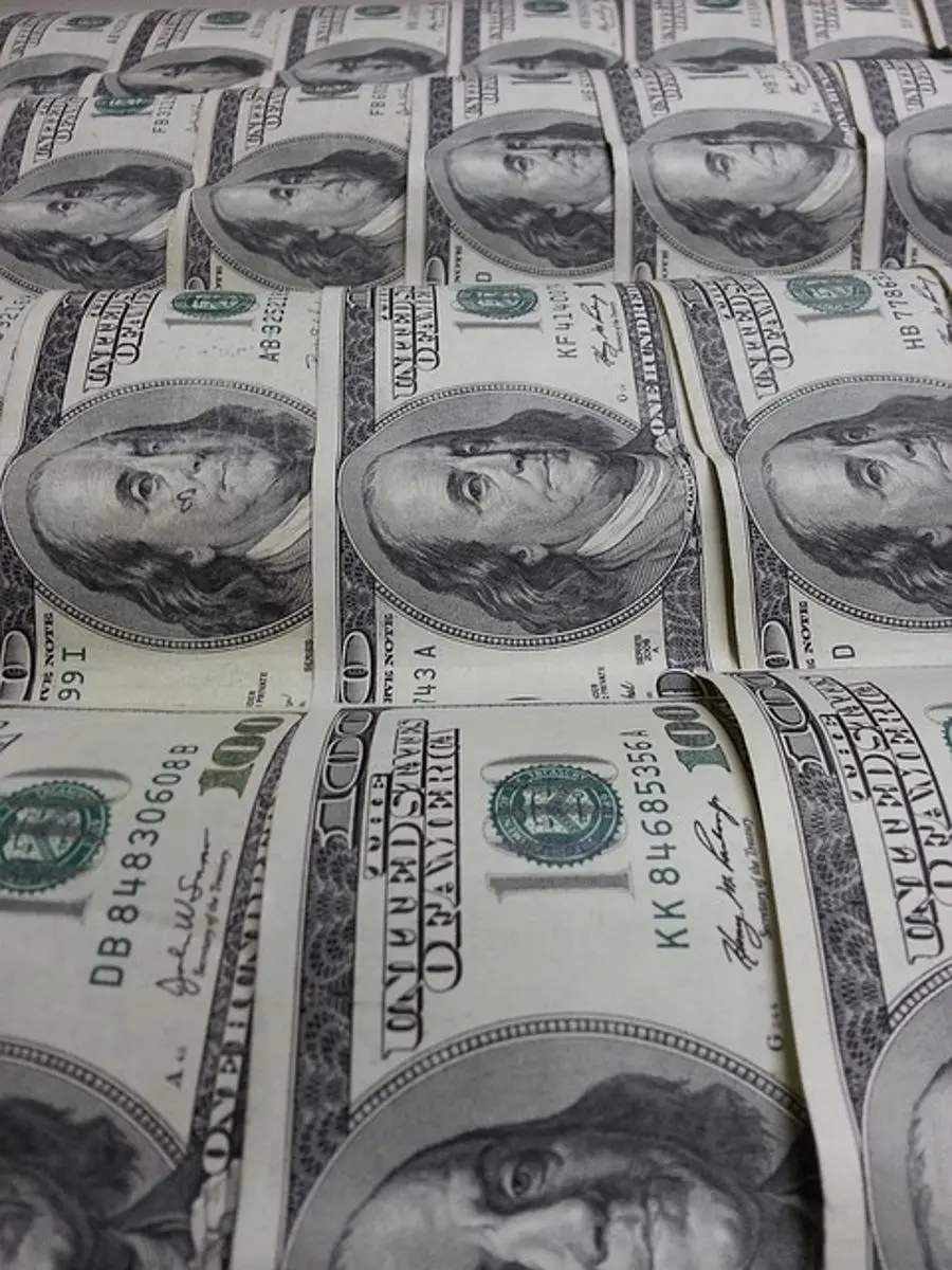 El jugador de lotería en Carolina del Norte gana 1 millón de dólares de un boleto por un rasguño 1 Dinero-os-100 goleys