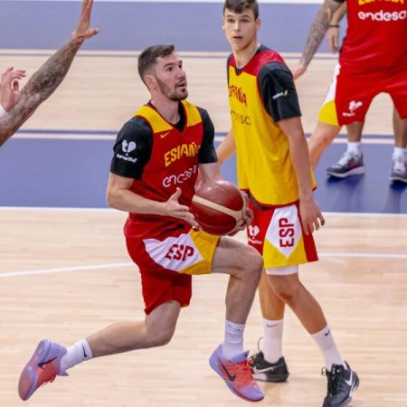 Santi Aldama y Darío Brizuela, novedades en el entrenamiento de España