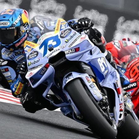 This is the MotoGP Hungary Output Grid: Alex Márquez and Bagnaia, in the background in the worst possible circuit