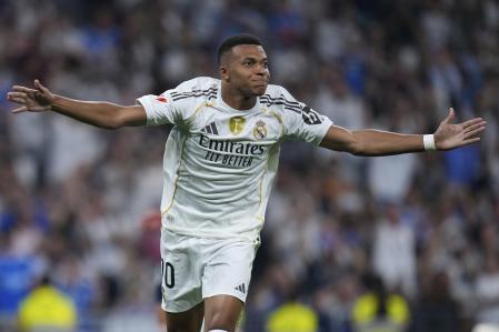 Kylian Mbappé celebra el penalti