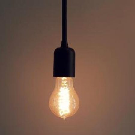¡El Precio de la Luz se Desploma! España Celebra Mínimos Anuales en Abril