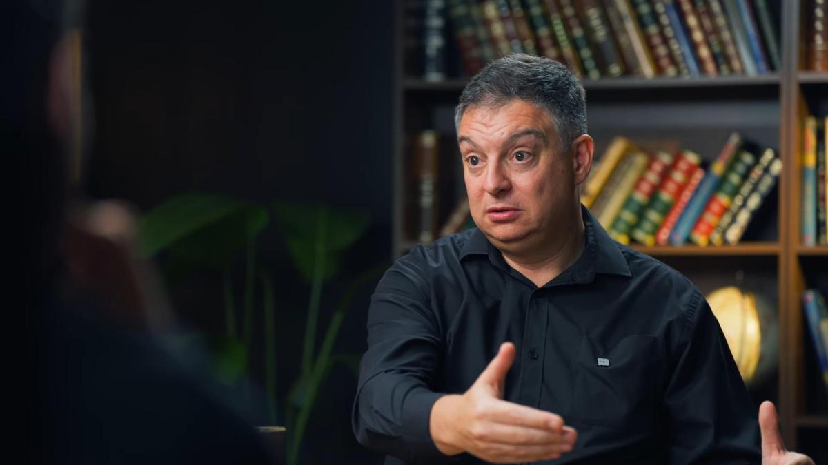 Javier López, empresario millonario: "Lo que me hizo dejar de ser vago fue ver que mis padres no llegaban a final de mes y lloraban cuando había que pagar el alquiler" 1 68f1619ec4247.r d.945 559 6250
