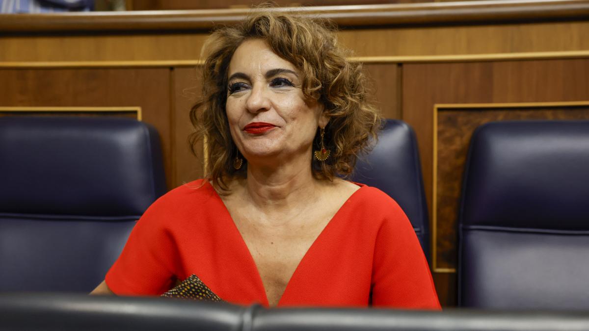 Hacienda lo confirma: la Seguridad Social regala más de 1.000 euros a las familias que convivan con personas mayores de 65 años 1 68f61aca387c6