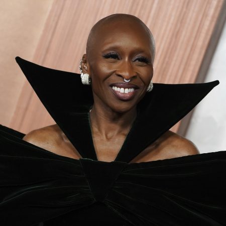 Incidente en la Premiere de ‘Wicked’: La Valiente Reacción de Cynthia Erivo y Ariana Grande