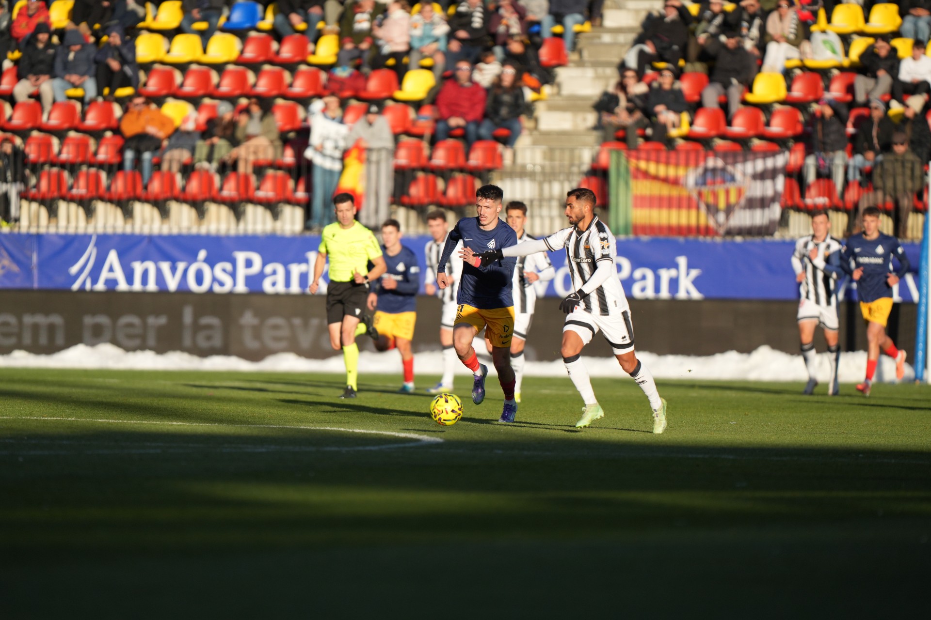 El Andorra se hunde: Una derrota dolorosa (1-3) que deja una crisis en el equipo 1 6921f2cf4fea4