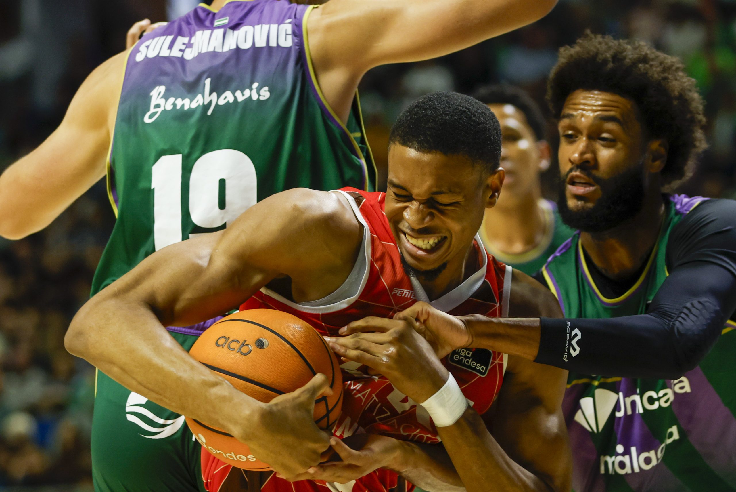 El Unicaja brilla en el Martín Carpena y arrasa al BAXI Manresa: 105-82 en una noche memorable 1 6922338a1d06c scaled