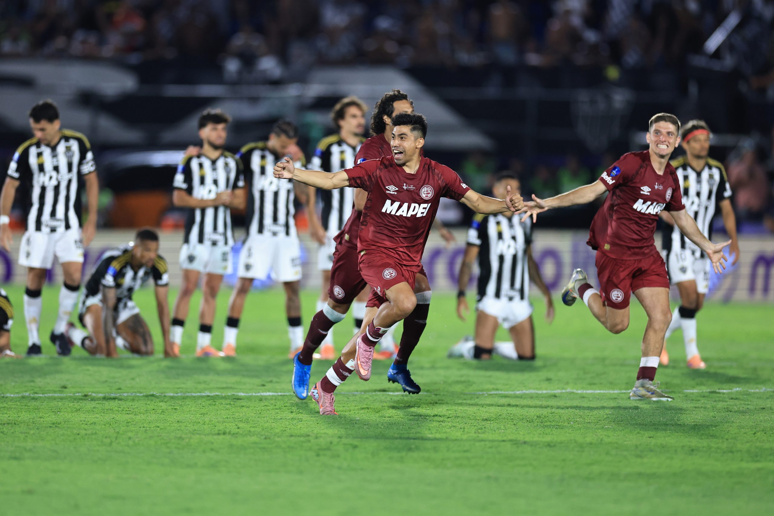 Lanús se corona campeón de la Copa Sudamericana 2024 tras vencer a Mineiro en una definición por penales emocionante y repleta de historia 1 69223f95dd871 scaled