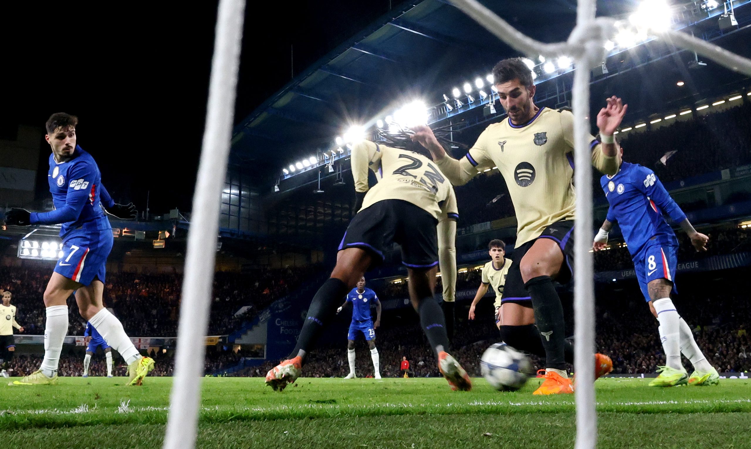 Desastroza noche para el Barça en Stamford Bridge: 3 lecciones tras la derrota estrepitosa 1 69263ccf45d11 scaled