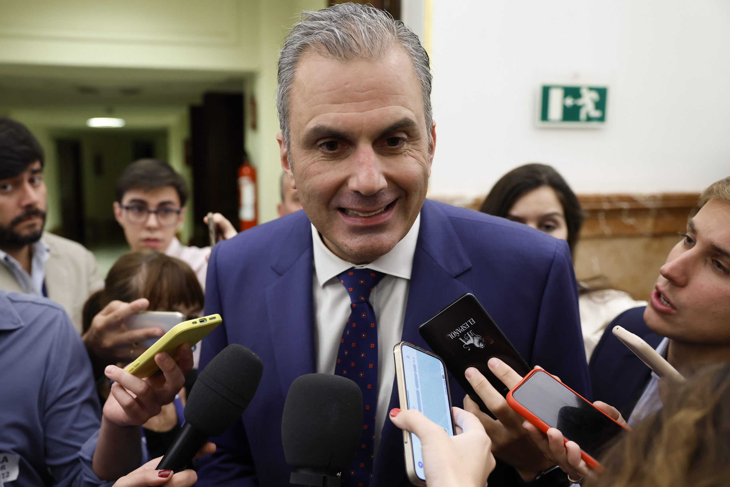 La Renuncia de Javier Ortega Smith: 5 Claves Sobre Su Cese y La Nueva Era de Vox