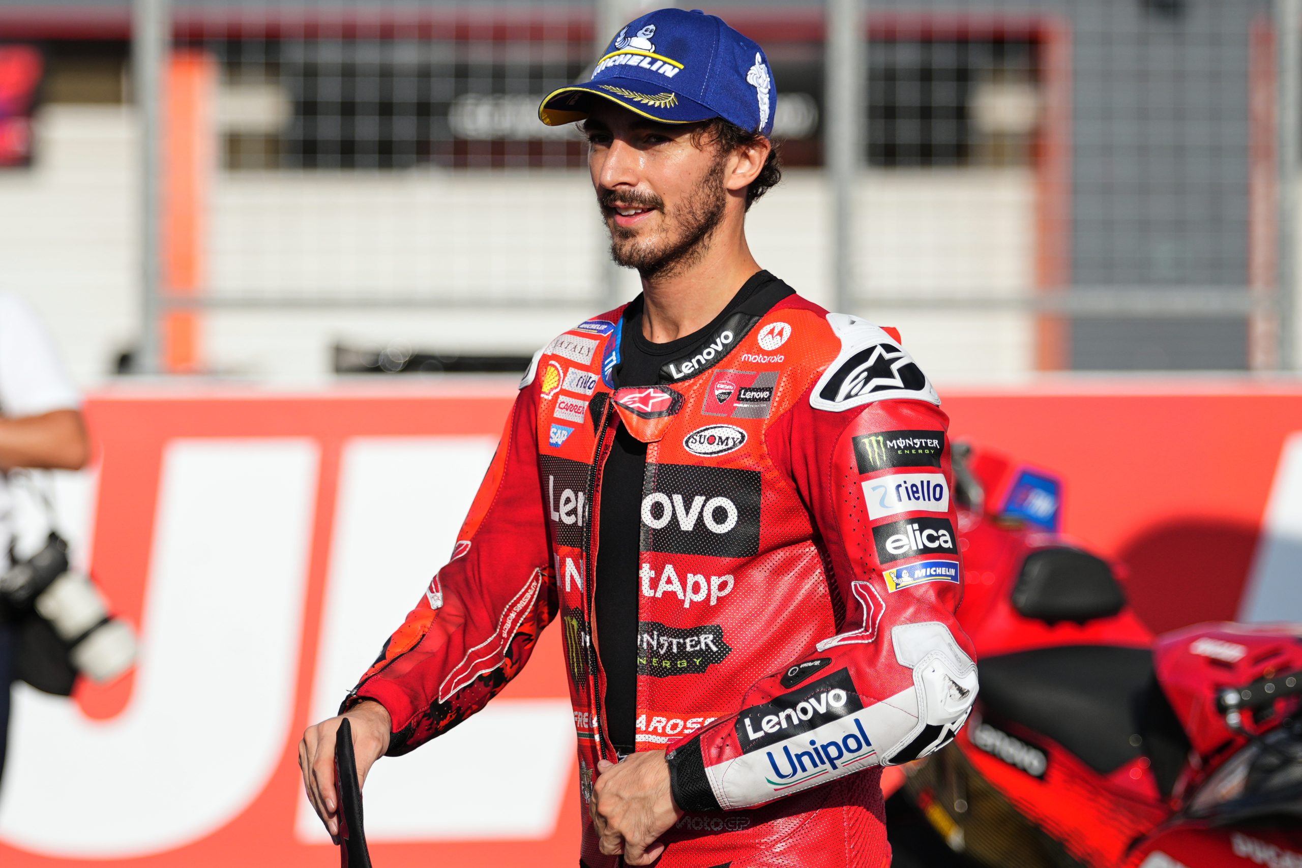 Pecco Bagnaia, ¿El Inicio del Fin? Analizamos su Desastroso 2025 en MotoGP Pecco Bagnaia, ¿El Inicio del Fin? Analizamos su Desastroso 2025 en MotoGP