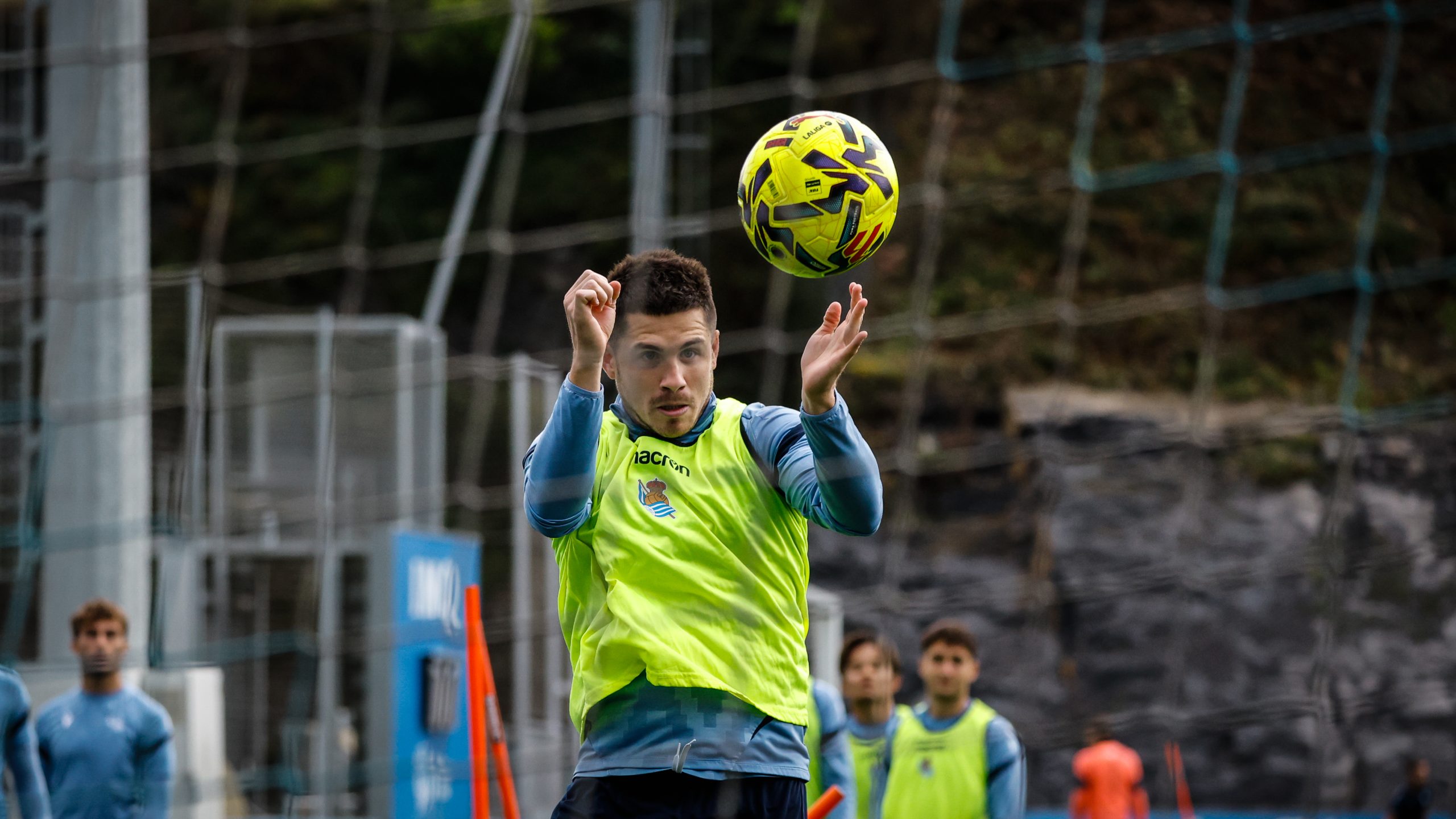 Real Sociedad one step away from the crucial duel against Girona: Will they recover Zubeldia in time? Real Sociedad one step away from the crucial duel against Girona: Will they recover Zubeldia in time?
