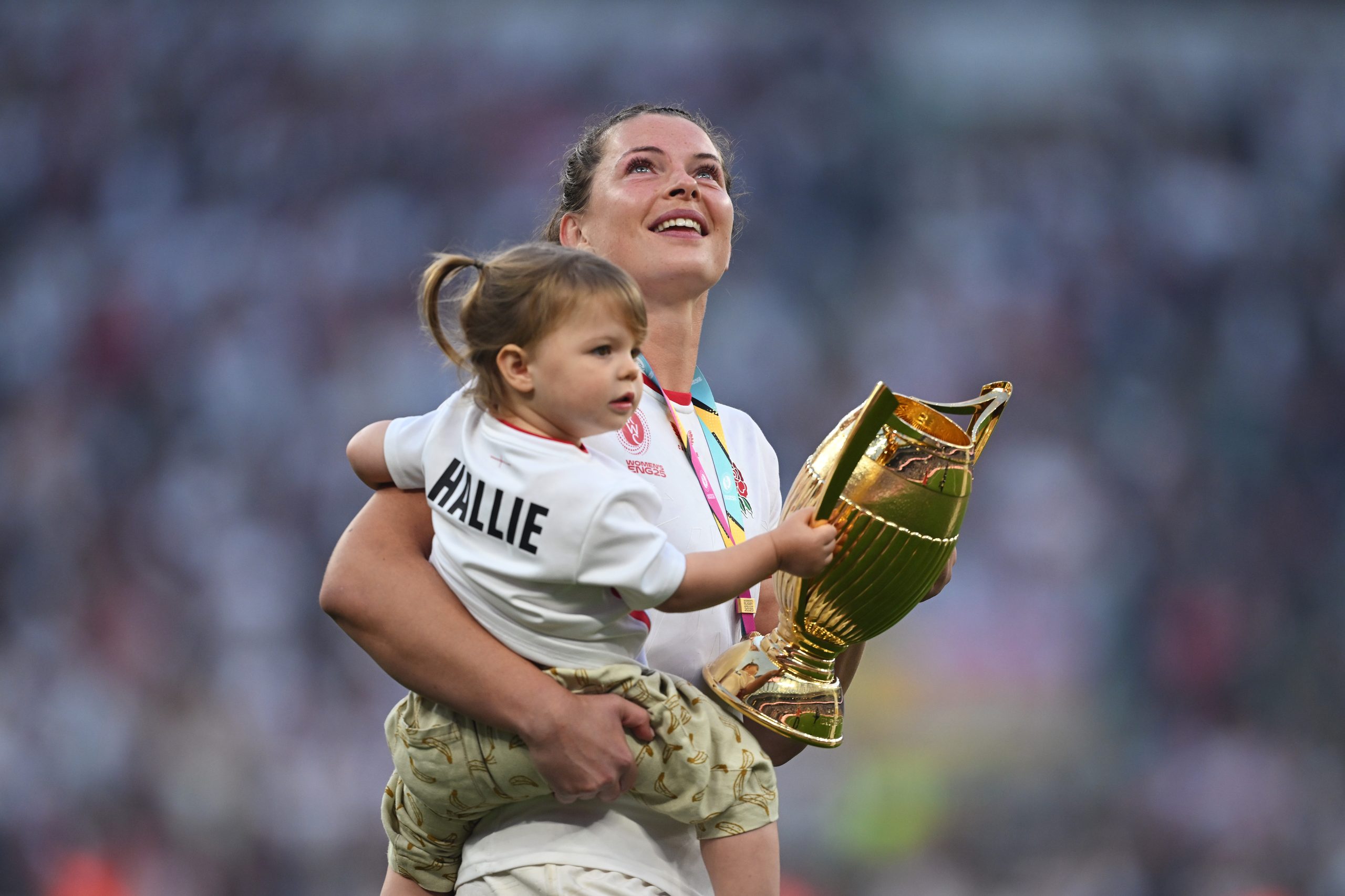 Abbie Ward: The Rugby Player Who Breaks Barriers after Motherhood and Inspires Future Generations