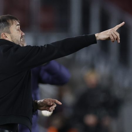 El Deportivo Alavés y Eduardo Coudet: Claves para el Éxito en la Copa del Rey ante Portugalete