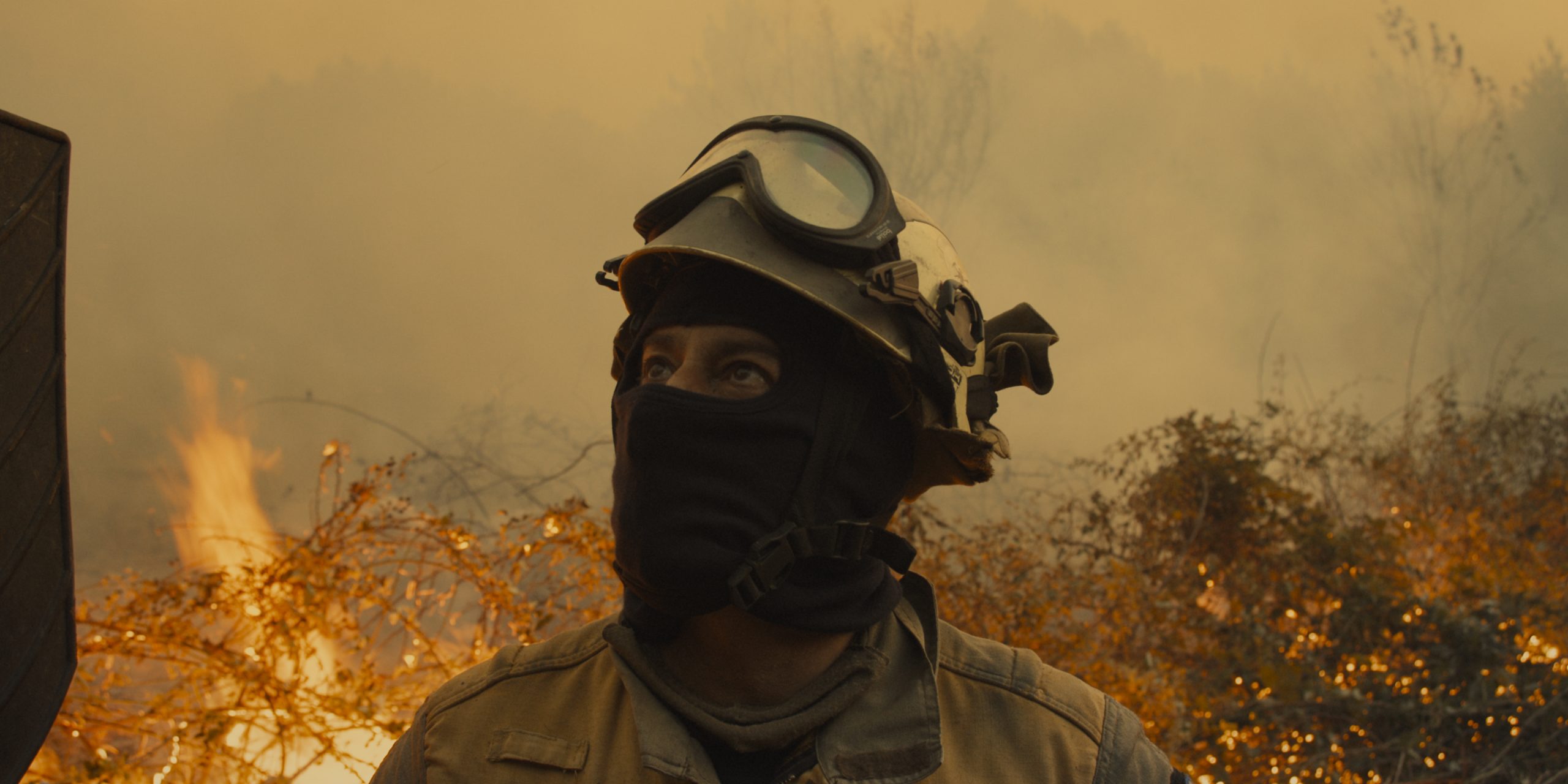 “Roaring Flames”: HBO Max's Shocking Documentary Film Reveals Summer Heat and the Fight Against Fire 1 692eb5ac0d923 scaled