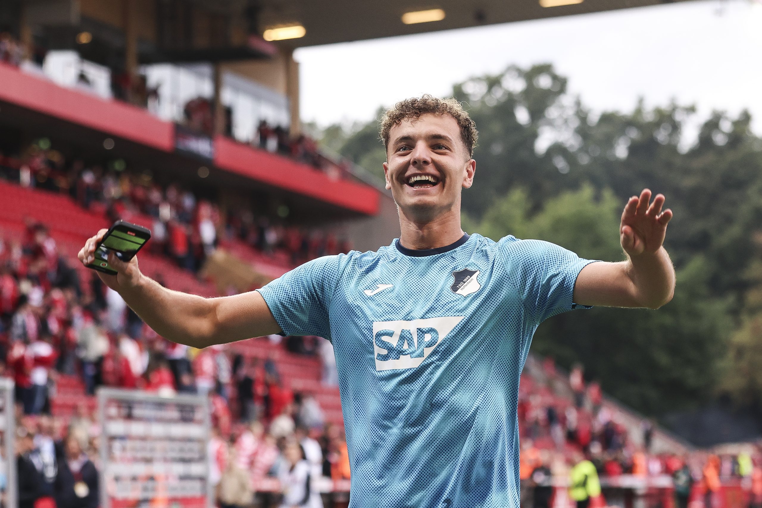 FC Barcelona: ¿Se avecina un cambio en la delantera? 5 claves sobre el futuro de Lewandowski y el interés en Fisnik Asllani 1 69300ef0aceb7 scaled