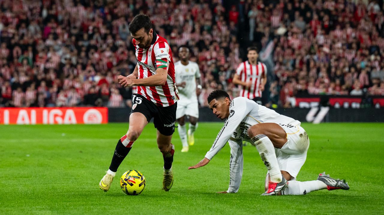 El Athletic de Bilbao: La Revolución de los Laterales y el Legado de Óscar de Marcos El Athletic de Bilbao: La Revolución de los Laterales y el Legado de Óscar de Marcos