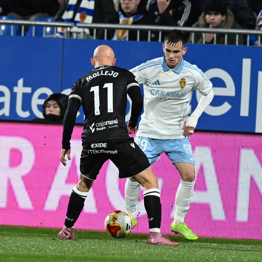 Scandal in Spanish Football: Zaragoza Fans Dampen Referees with Aggression in the Match Against Burgos Scandal in Spanish Football: Zaragoza Fans Dampen Referees with Aggression in the Match Against Burgos