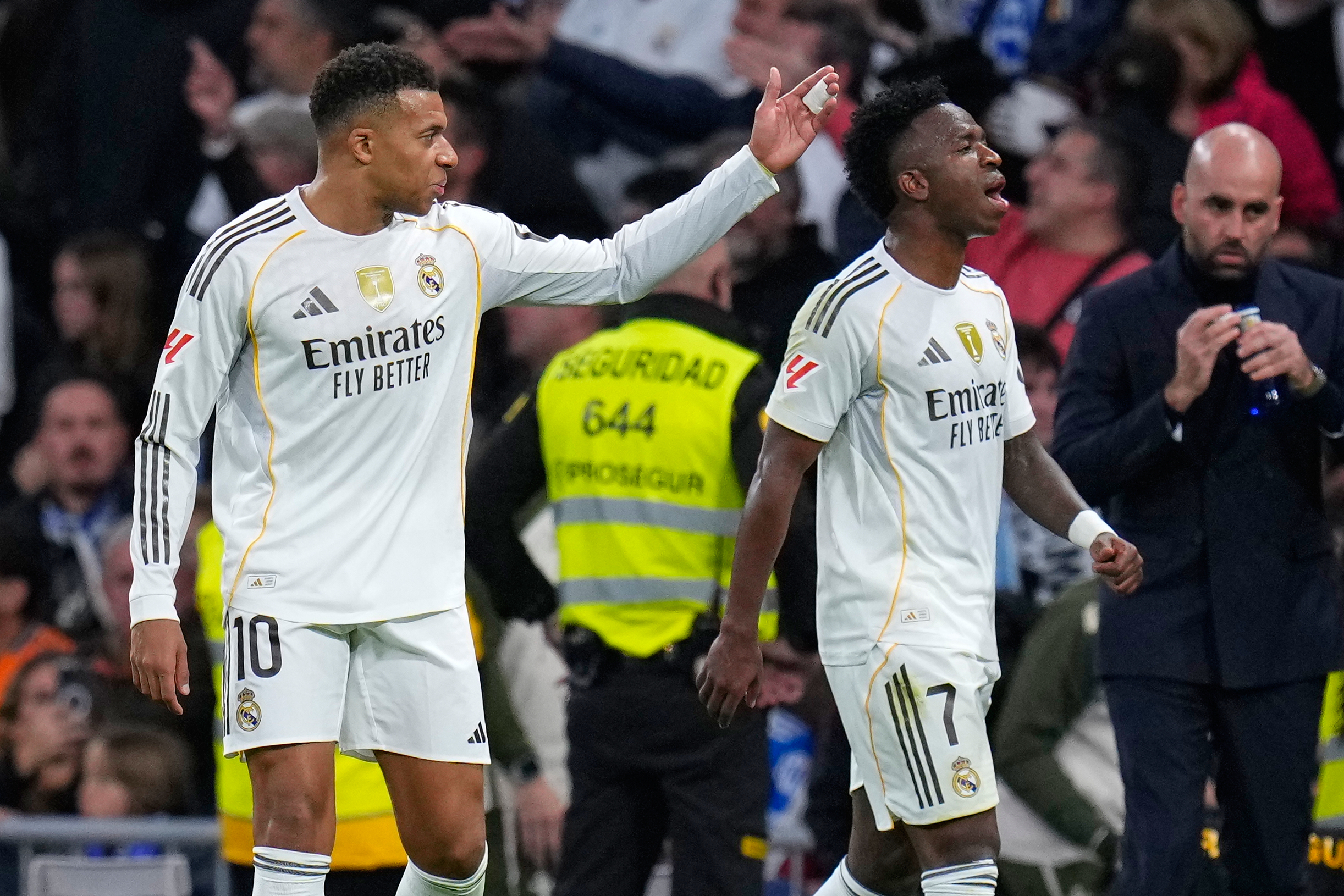 Mbappé Will Play with a Broken Finger: A Real Madrid Hero in Trouble?
