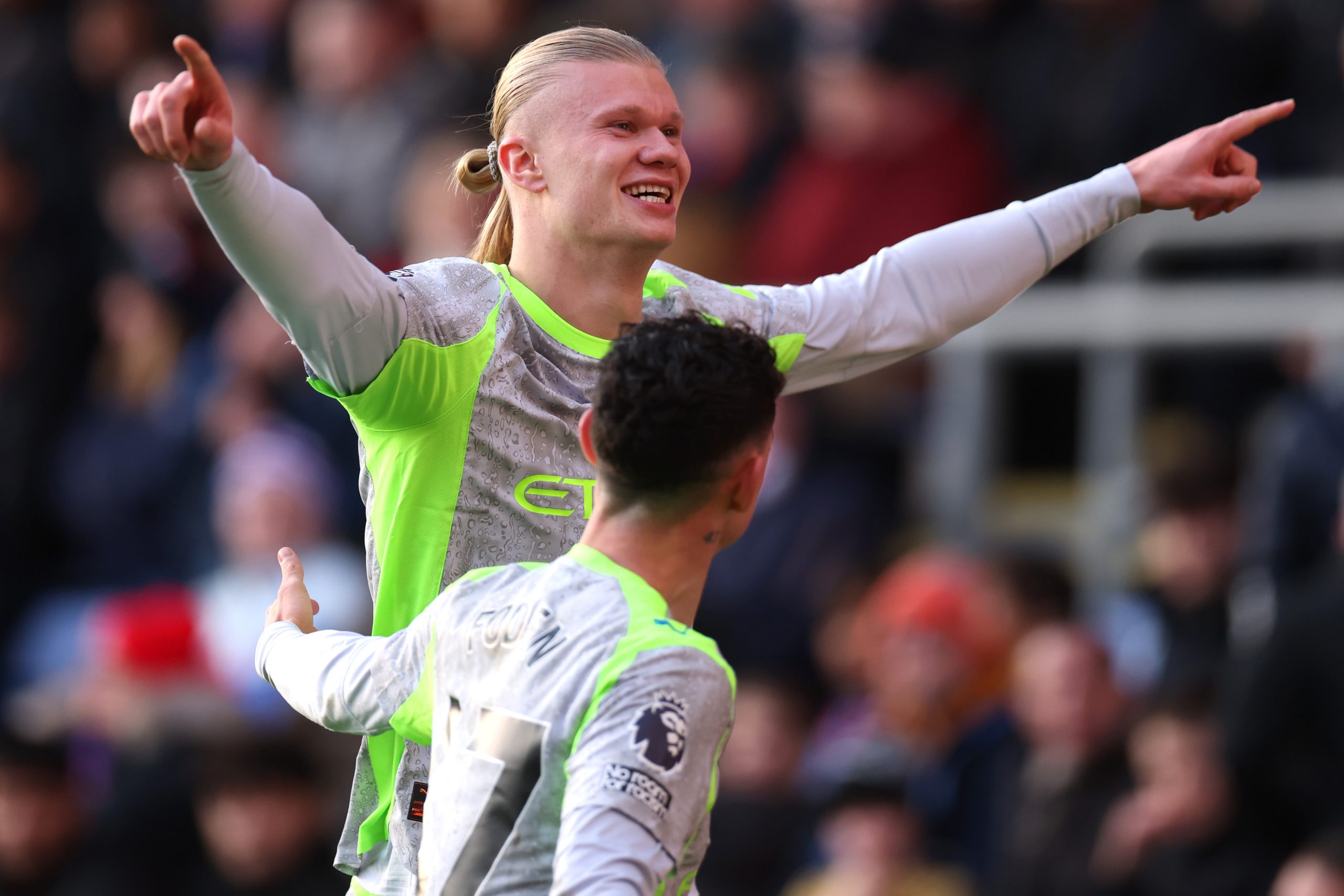 Erling Haaland: El Superestrella Noruega que Sorprendió en su Primer Disparo con el Manchester City Erling Haaland: El Superestrella Noruega que Sorprendió en su Primer Disparo con el Manchester City