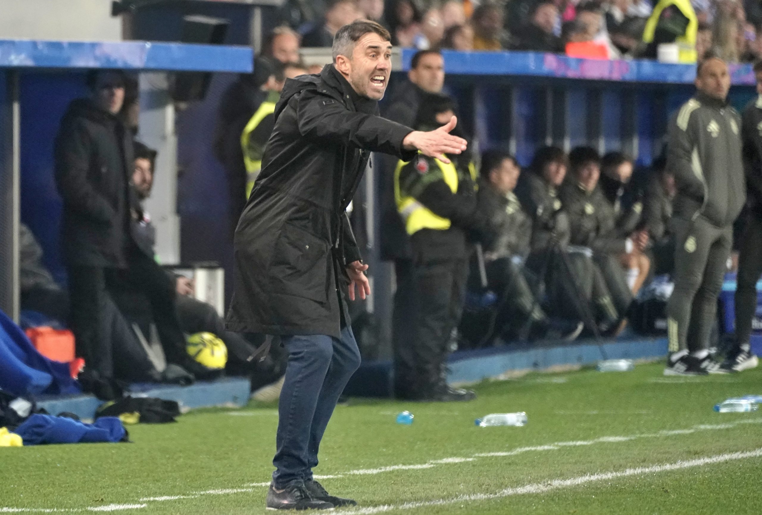The Controversies of Alavés: Coudet and Alonso Talk about the Penalty against Vinicius in the Key Matches
