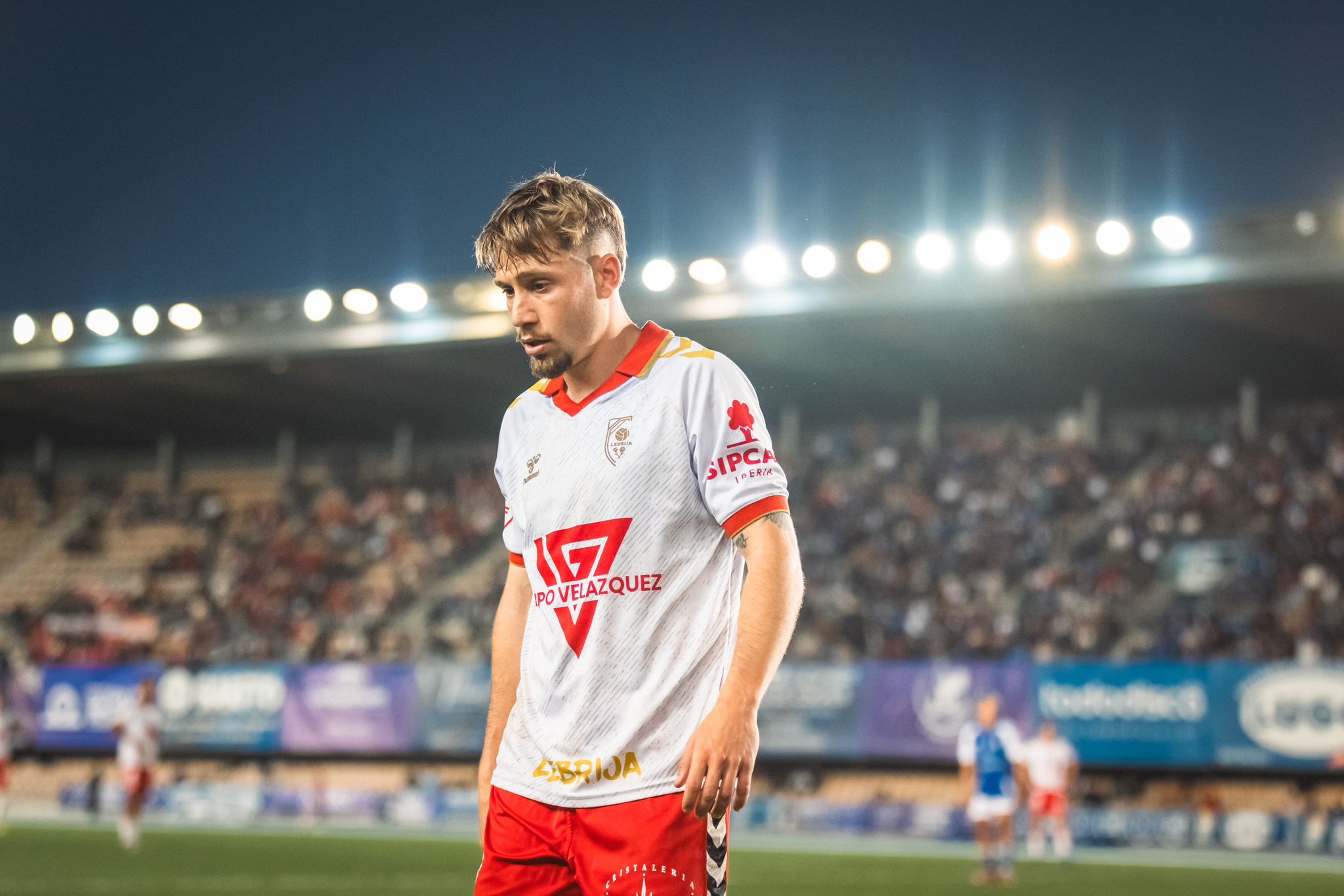 Atlètic Lleida reinforces the defense with Carlos Cobo: a 27-year-old signing who arrives to try to stop the fall in the classification