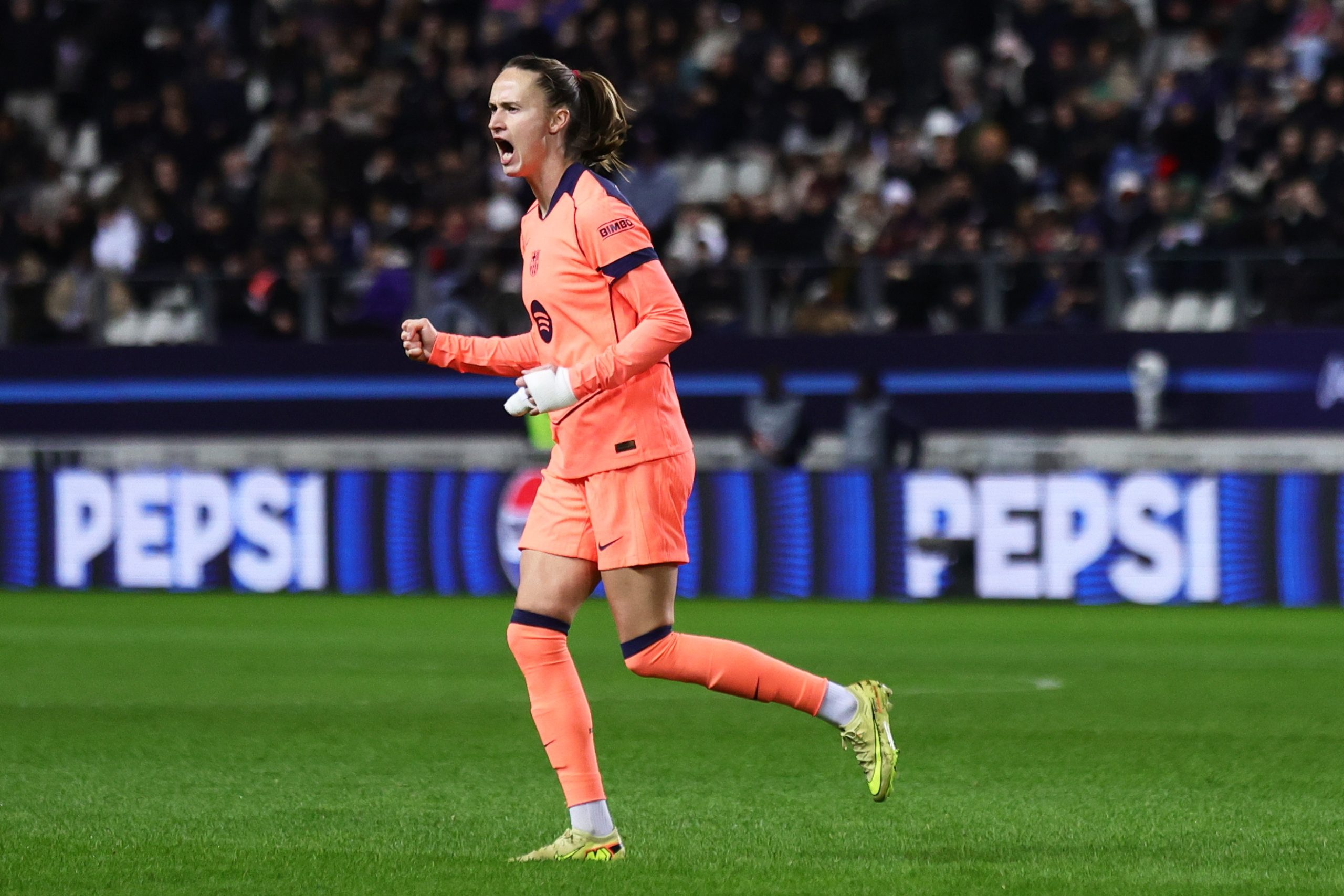 Caroline Graham Hansen: An Exciting Milestone in Reaching Her 100th Goal for FC Barcelona!