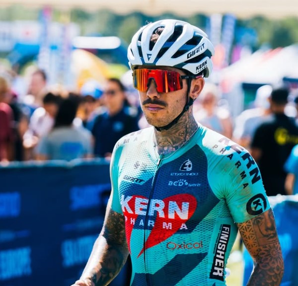 The Kiko Galván Controversy: A Cyclist in the Eye of the Hurricane after his Controversial Video