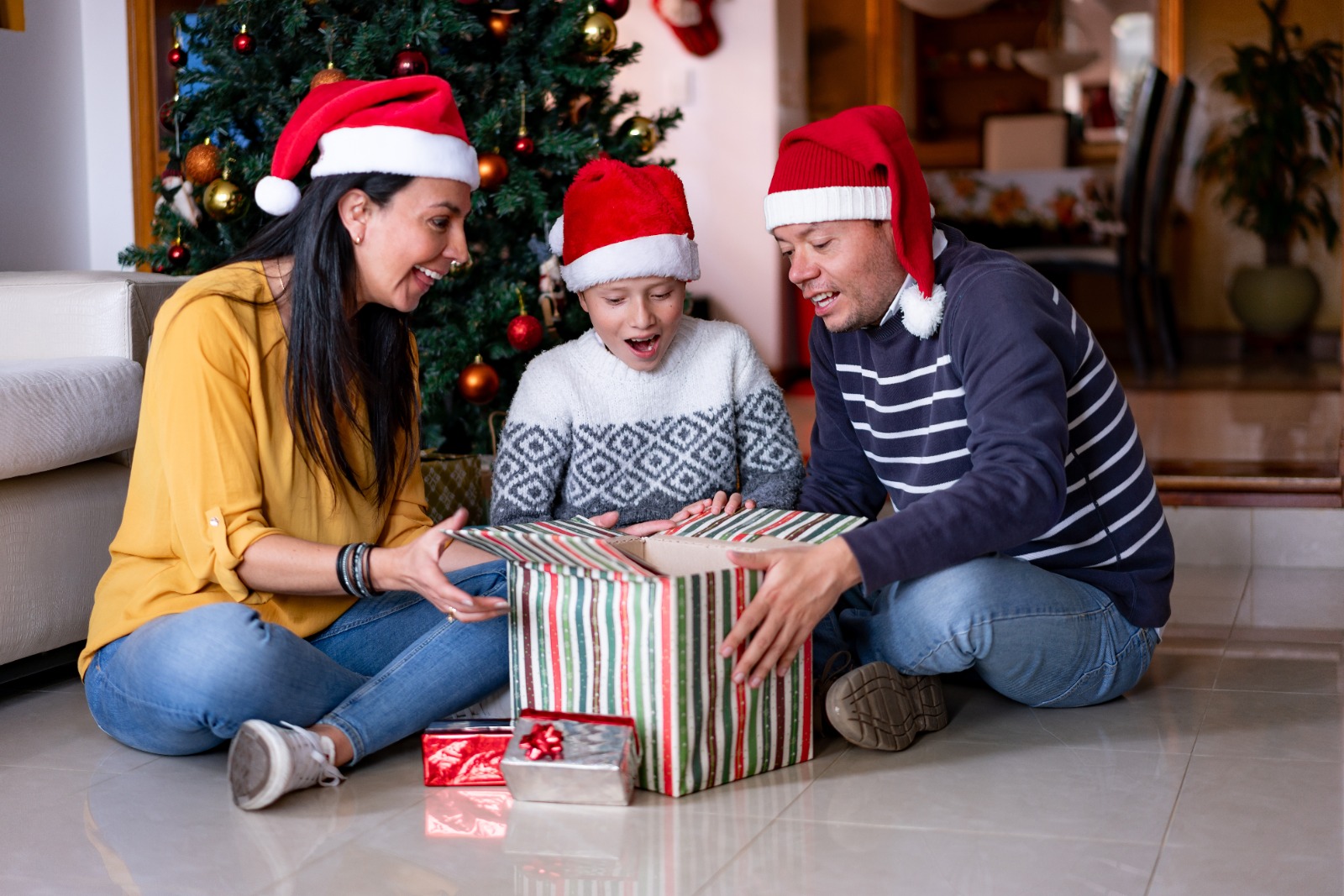 5 Essential Values ​​You Should Teach Your Children This Christmas: Beyond Gifts