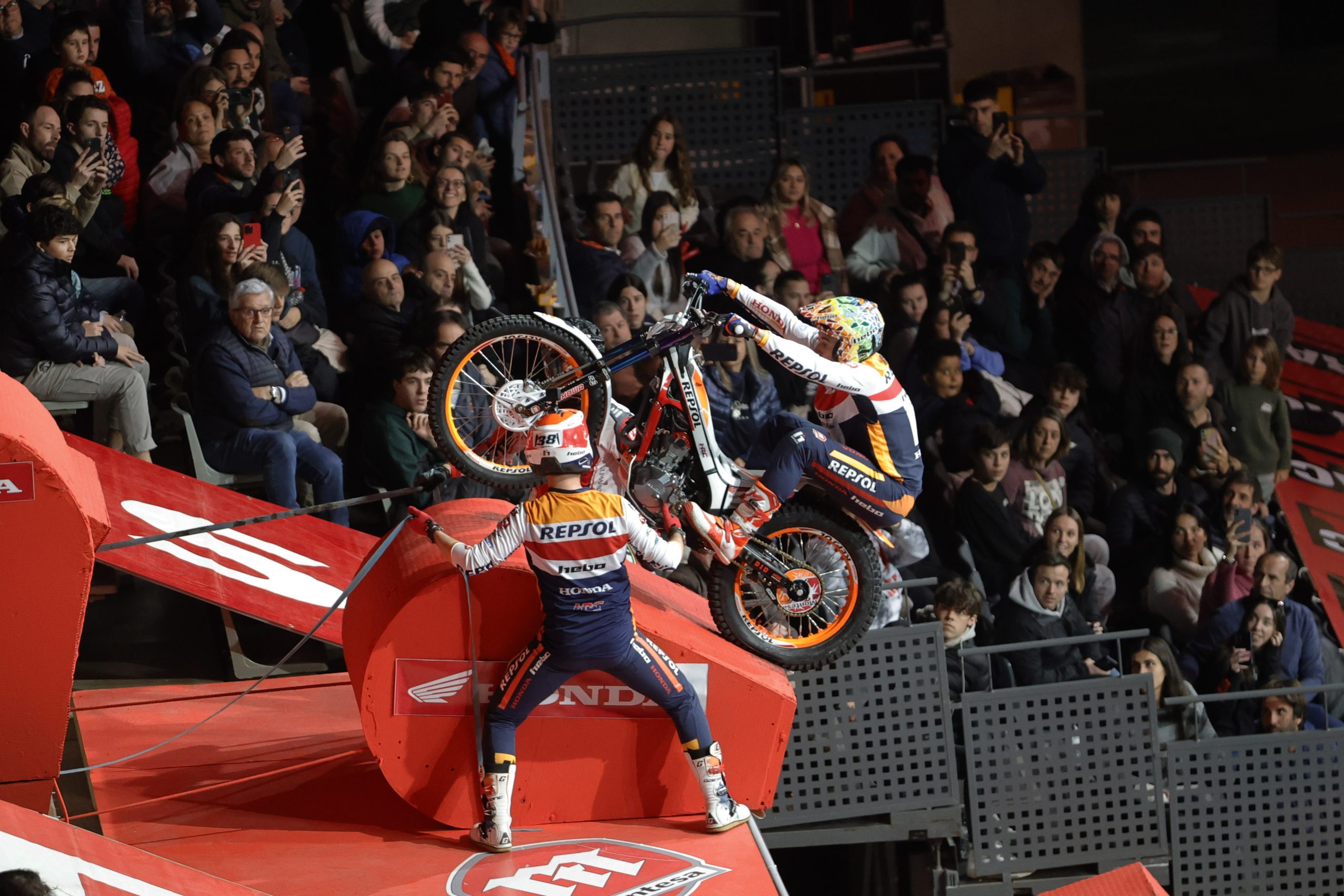 INVERSUS becomes the main sponsor of the Barcelona Indoor Trial: A new era for sport