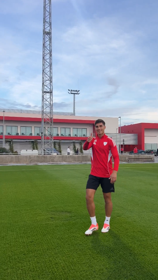 El Sevilla Regresa a Entrenamientos: ¿Qué Sorpresas Traerá Federico Gattoni en 2024?