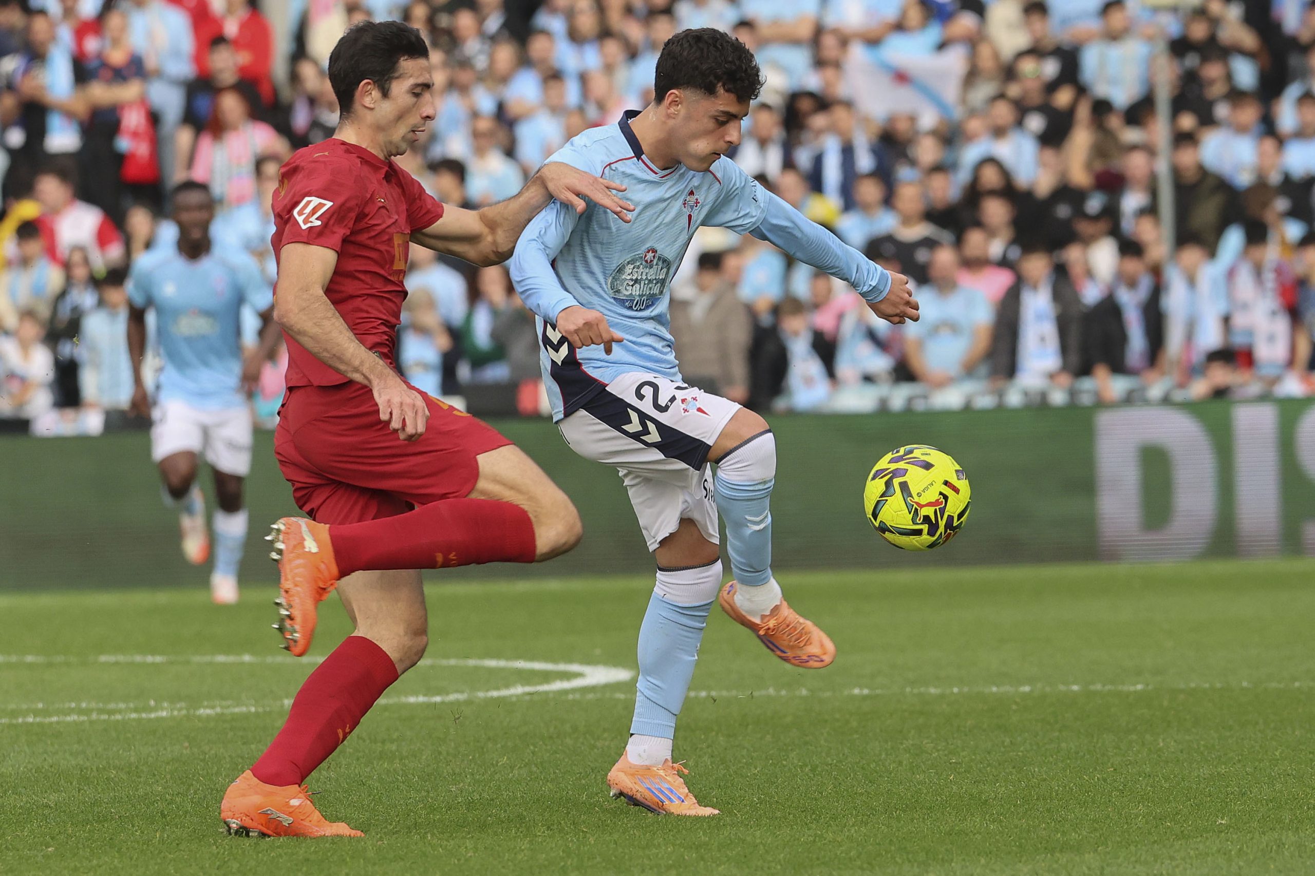 Valencia Vive un Nuevo Descalabro: Celta Lo Atraviesa con un 4-1 en Balaídos