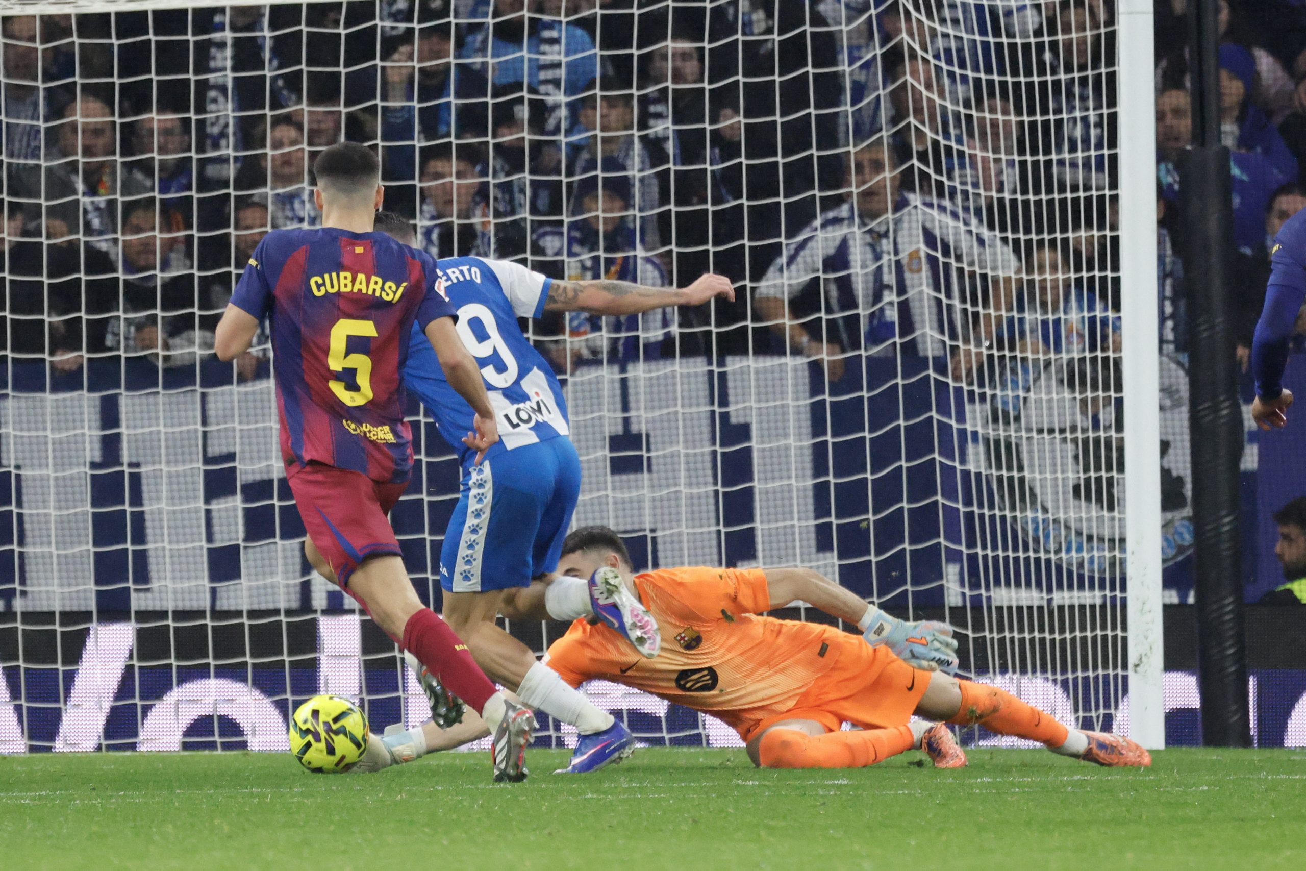 Joan García: The Revelation Goalkeeper Who Left His Mark on His Return to the Camp Nou Joan García: The Revelation Goalkeeper Who Left His Mark on His Return to the Camp Nou