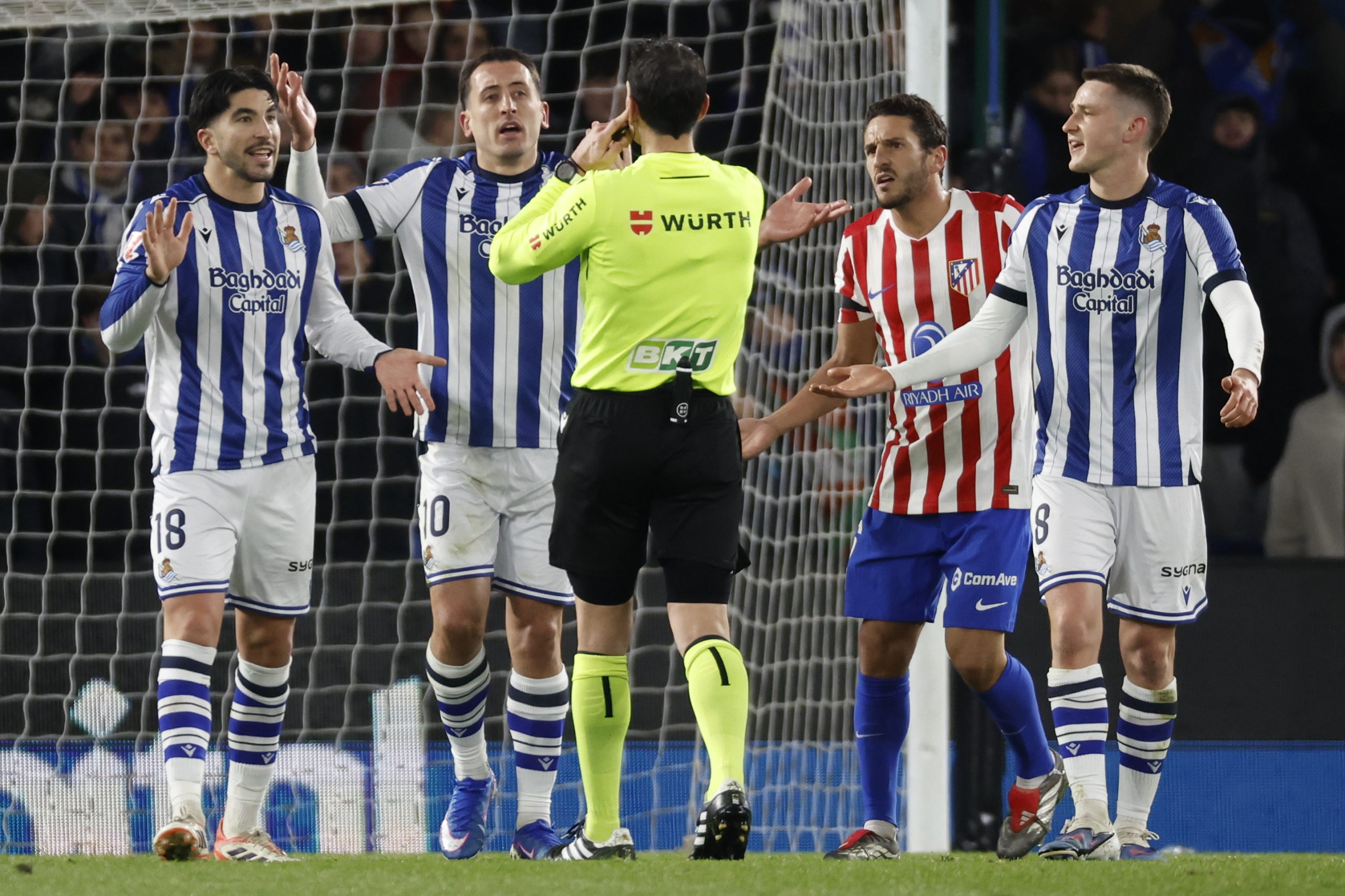 Gol Anulado a la Real Sociedad: 5 Claves de una Decisión Controvertida que Genera Debates en el Fútbol Español Gol Anulado a la Real Sociedad: 5 Claves de una Decisión Controvertida que Genera Debates en el Fútbol Español