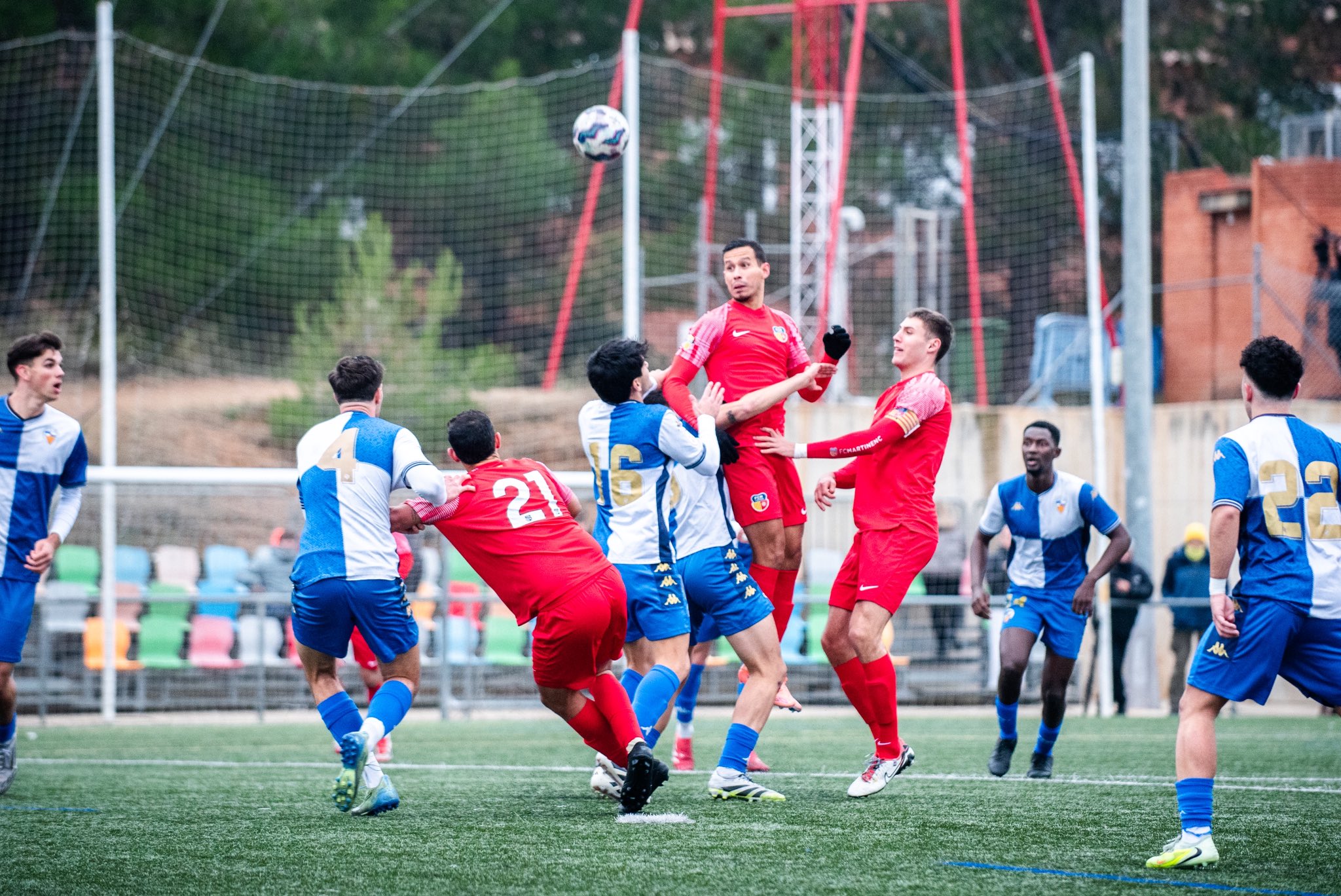 Intensa Batalla en el Municipal Olimpia: Sabadell B y Martinenc Empatan 1-1 en un Partido Aplazado