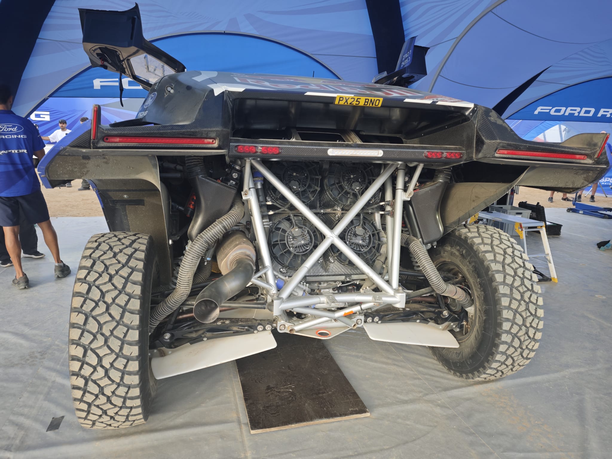 The 10 Keys to the Innovative Ford Raptor T1+ for the Dakar 2026: The Evolution of Carlos Sainz