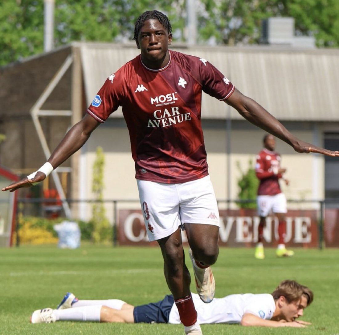 Aston Villa's surprising investment: 12 million for a young talent who promises to revolutionize the Premier League
