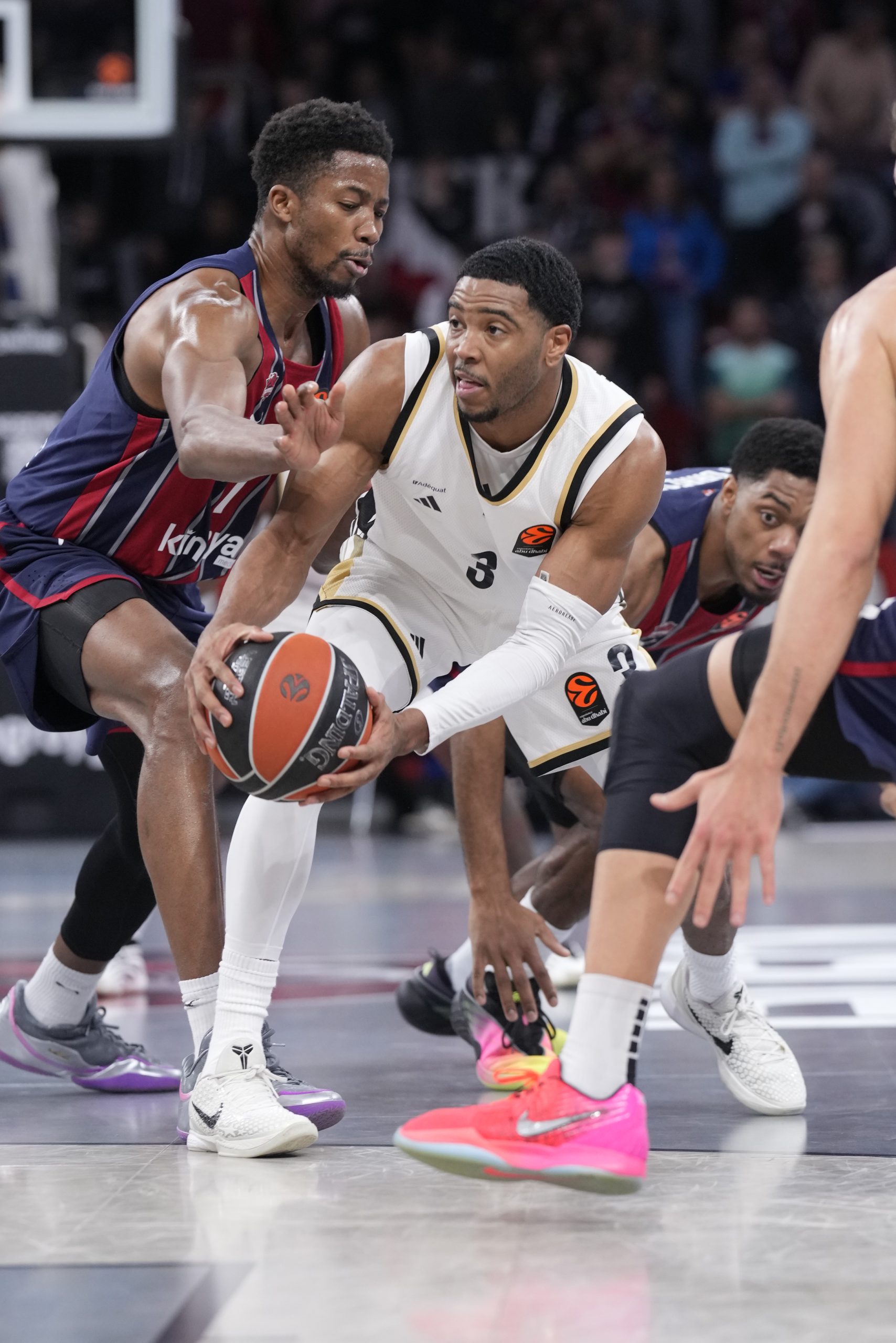 Baskonia renace con una victoria emocionante en la Euroliga: 78-73 frente a ASVEL Villeurbanne Baskonia renace con una victoria emocionante en la Euroliga: 78-73 frente a ASVEL Villeurbanne