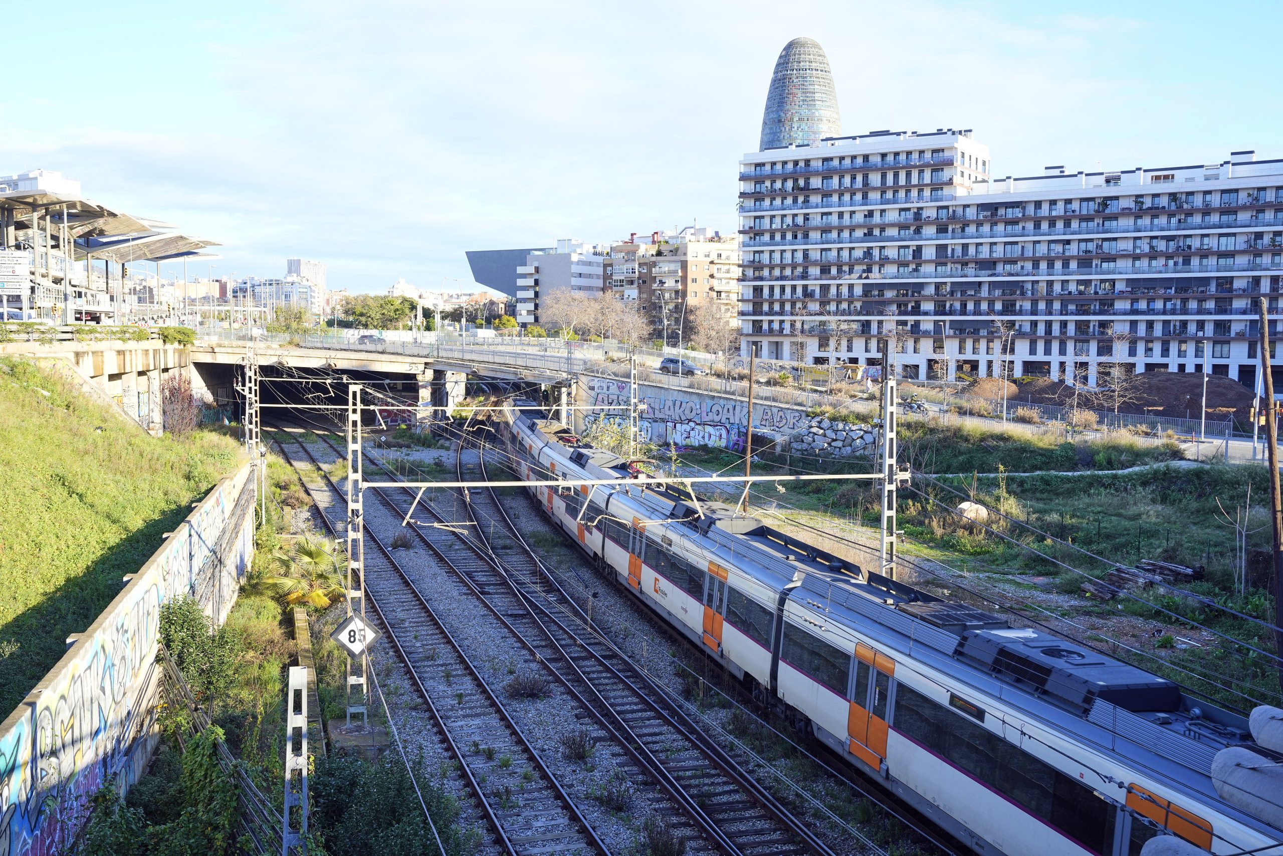 Renfe y Rodalies en Cataluña enfrentan una jornada de caos y soluciones por revisiones de infraestructura Renfe y Rodalies en Cataluña enfrentan una jornada de caos y soluciones por revisiones de infraestructura