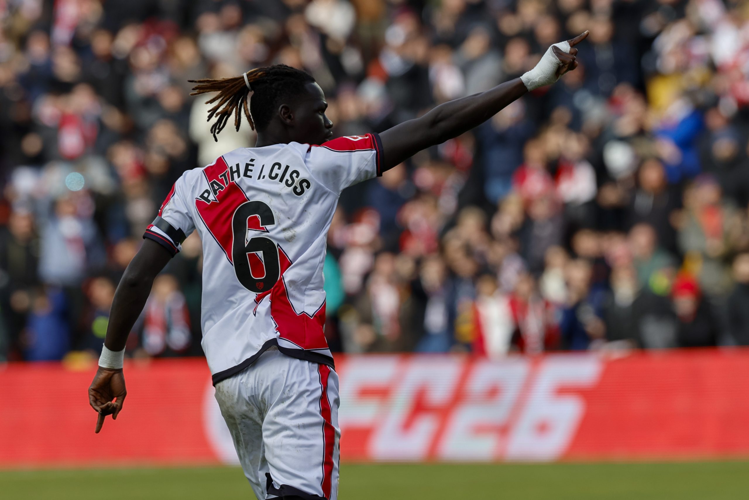 Rayo Vallecano in the eye of the hurricane: the controversy after the defeat against Osasuna Rayo Vallecano in the eye of the hurricane: the controversy after the defeat against Osasuna