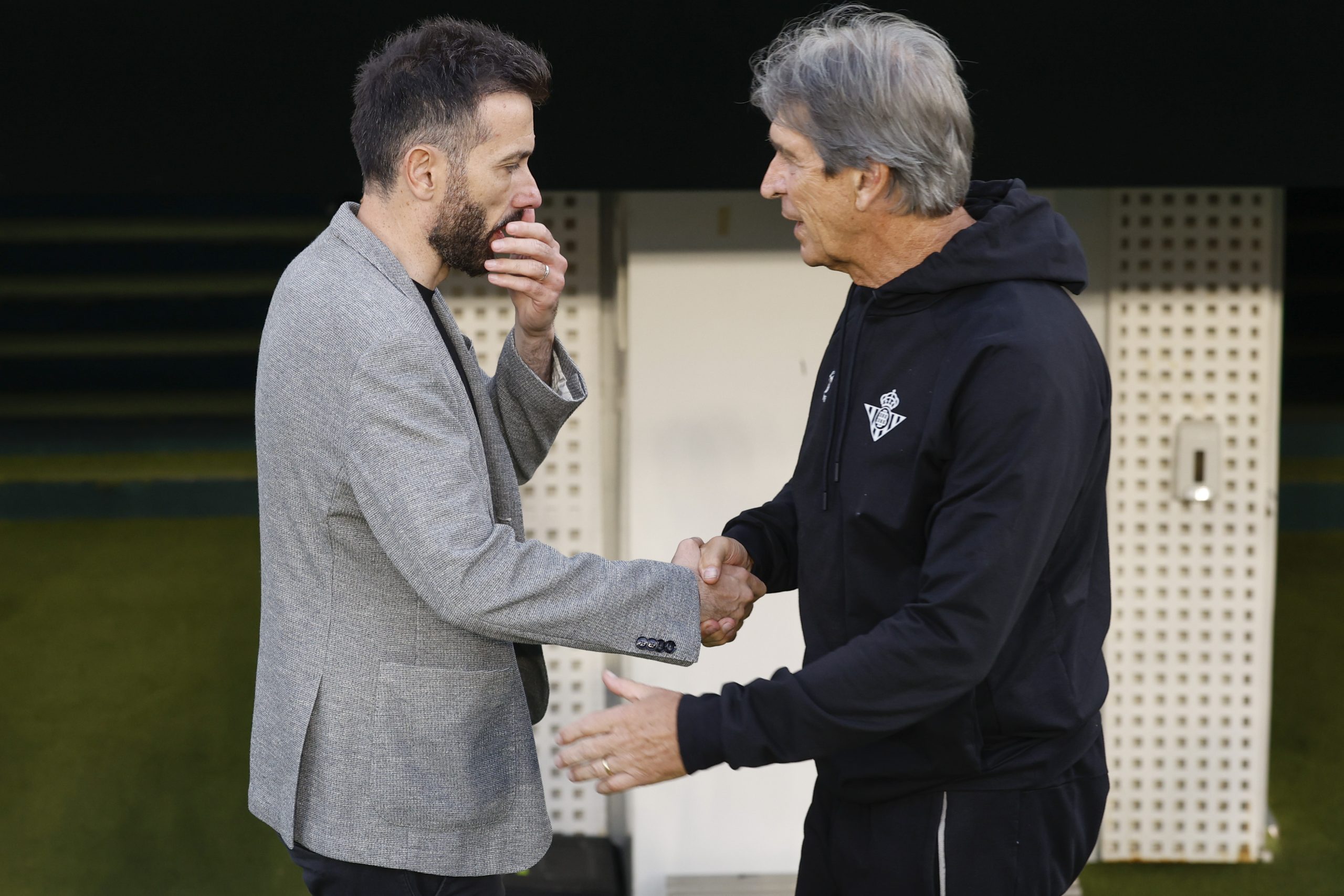 Betis seeks a resurgence against a Valencia on a roll