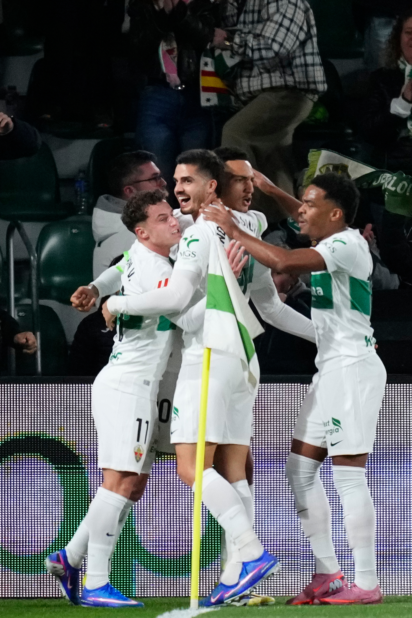 Elche Resists: A Draw with Sour Flavors and Flashes of Talent