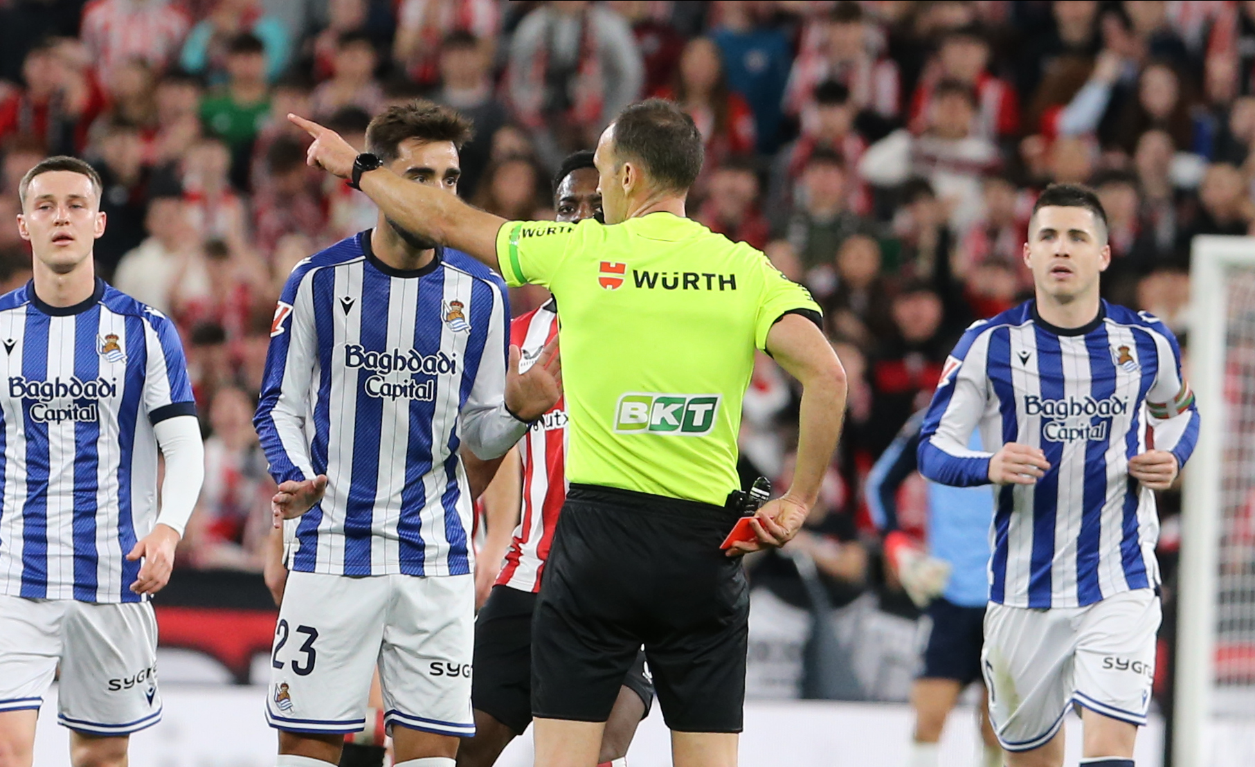 La Real Sociedad lucha por la justicia: recurso por la sanción a Brais Méndez La Real Sociedad lucha por la justicia: recurso por la sanción a Brais Méndez