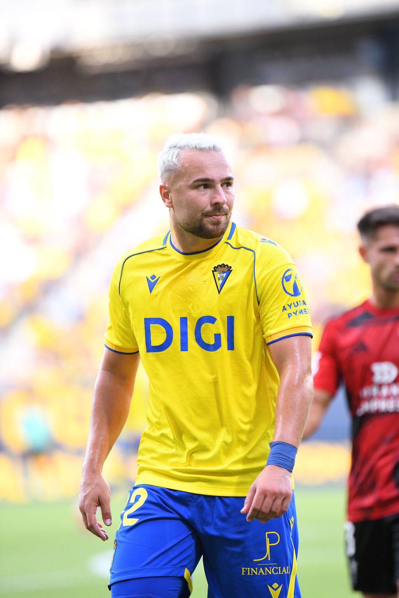 El Cádiz CF a la Caza de Nuevas Oportunidades en el Mercado de Fichajes