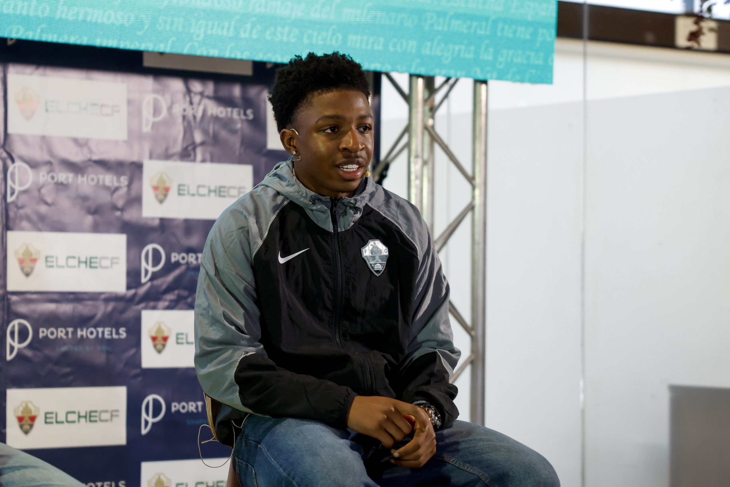 Buba Sangaré: Youth, Speed and Ambition Take the Right Wing of Elche Buba Sangaré: Youth, Speed and Ambition Take the Right Wing of Elche