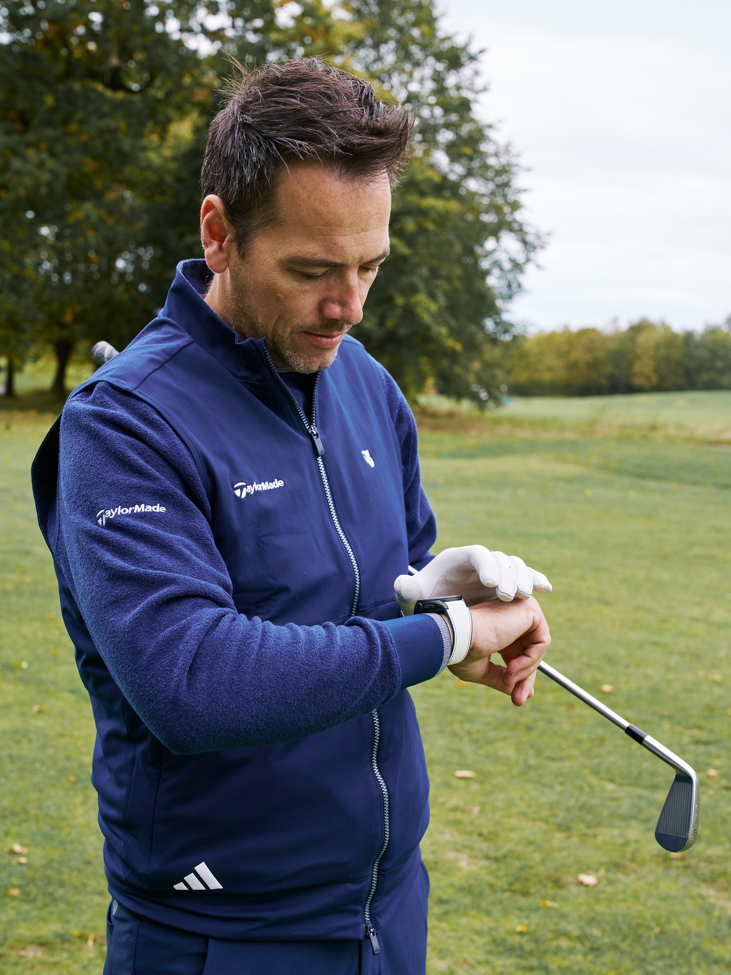 The Golf Course Dresses Up in Technological Gala: Smart Watches Redefine the Game
