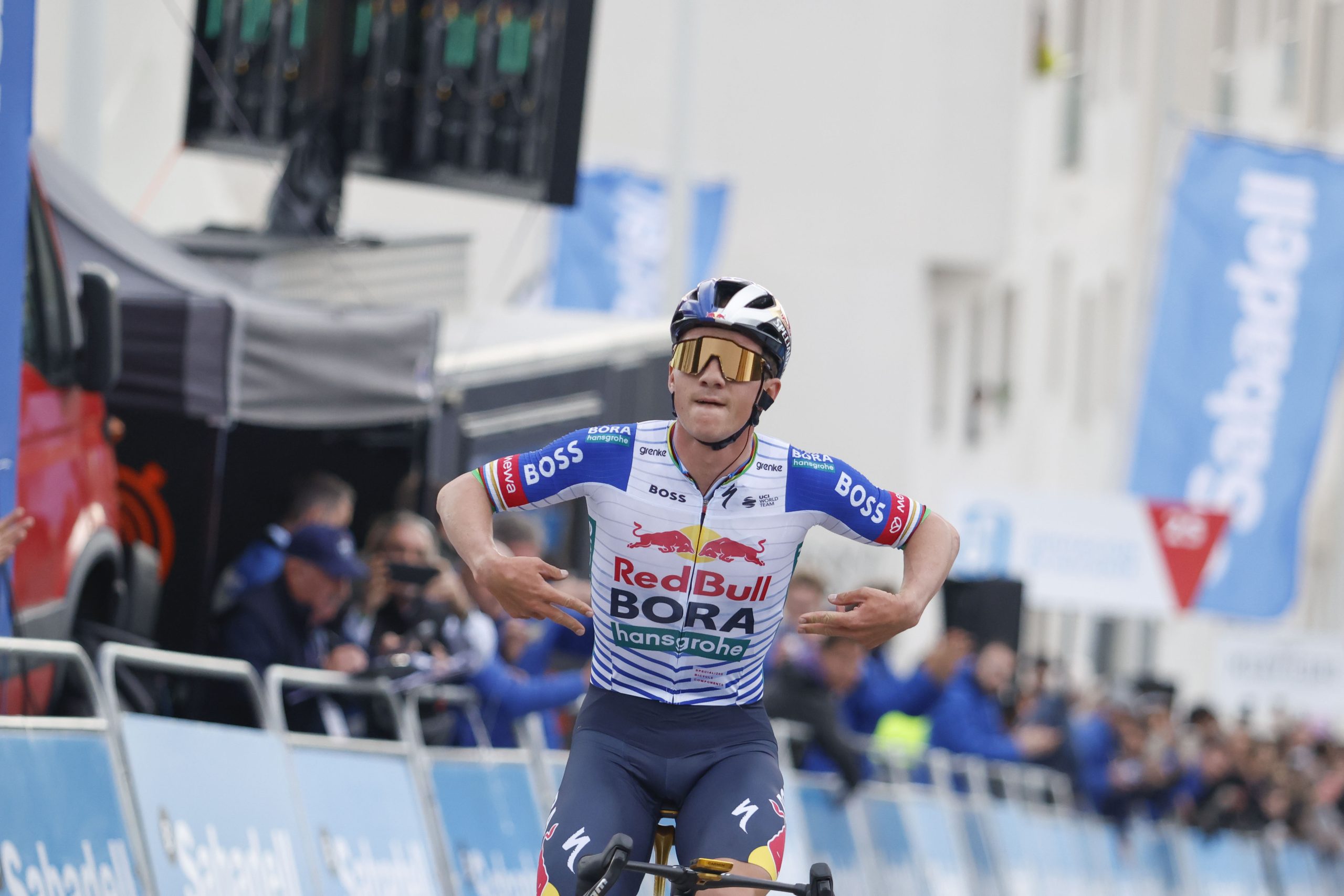 Evenepoel Unleashes his Fury in the Volta a la Comunitat Valenciana: Solo Exhibition