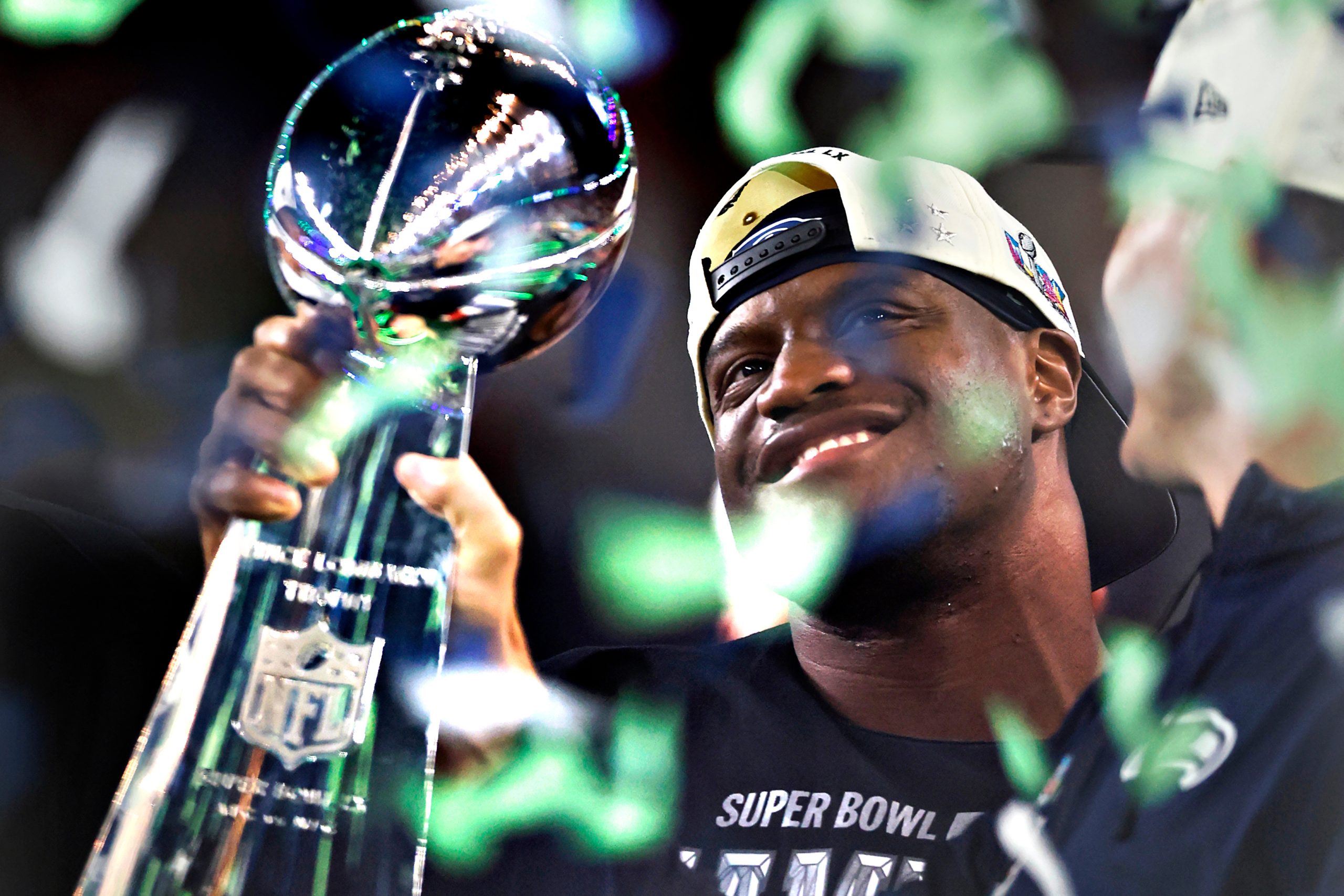 Kenneth Walker III se convierte en el héroe de la Super Bowl LX al ser nombrado MVP Kenneth Walker III se convierte en el héroe de la Super Bowl LX al ser nombrado MVP