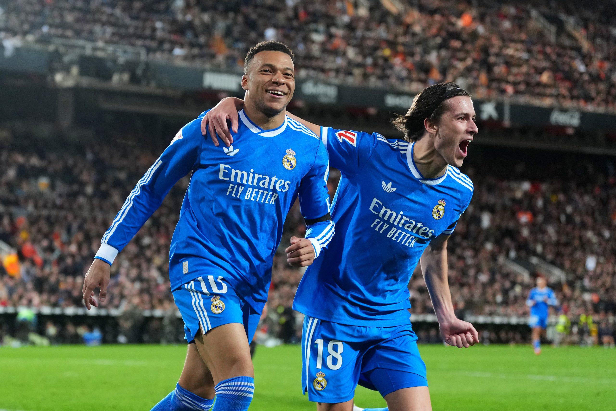 Racing Unlock Real Madrid at Mestalla with a Great Goal!