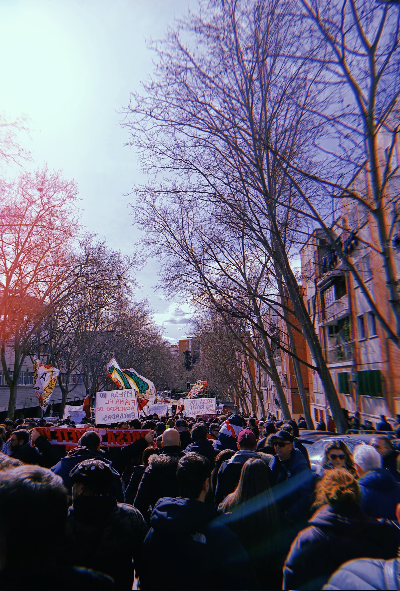 Vallecas Cry Out Against the Management: Hundreds of Rayistas Demand the Disqualification of Martín Presa Vallecas Cry Out Against the Management: Hundreds of Rayistas Demand the Disqualification of Martín Presa