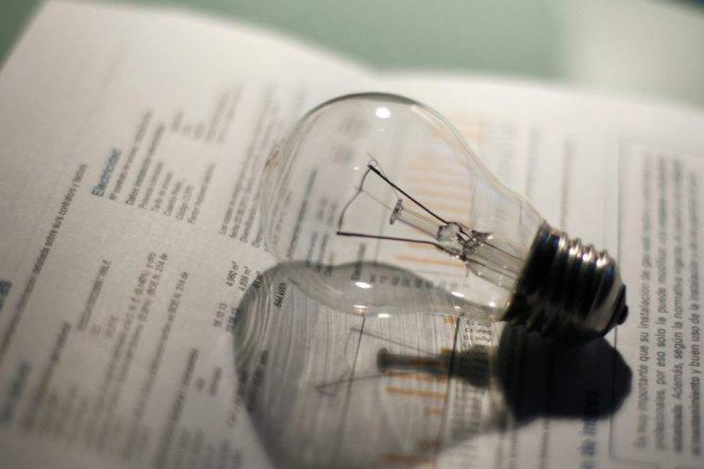 La Encrucijada Energética: ¿Cómo Afecta el Precio de la Electricidad a los Españoles en 2026?